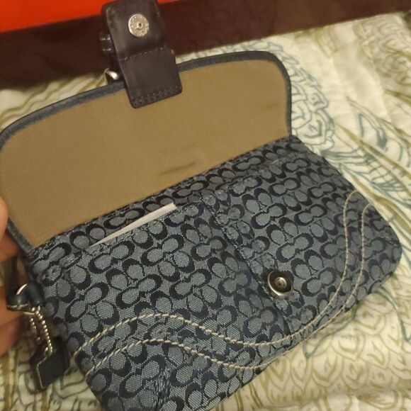 Coach - Vintage Wristlet - Navy Blue - Picture 5 of 8